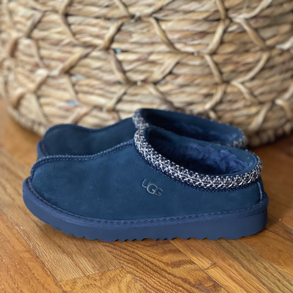 Ugg boys shoes